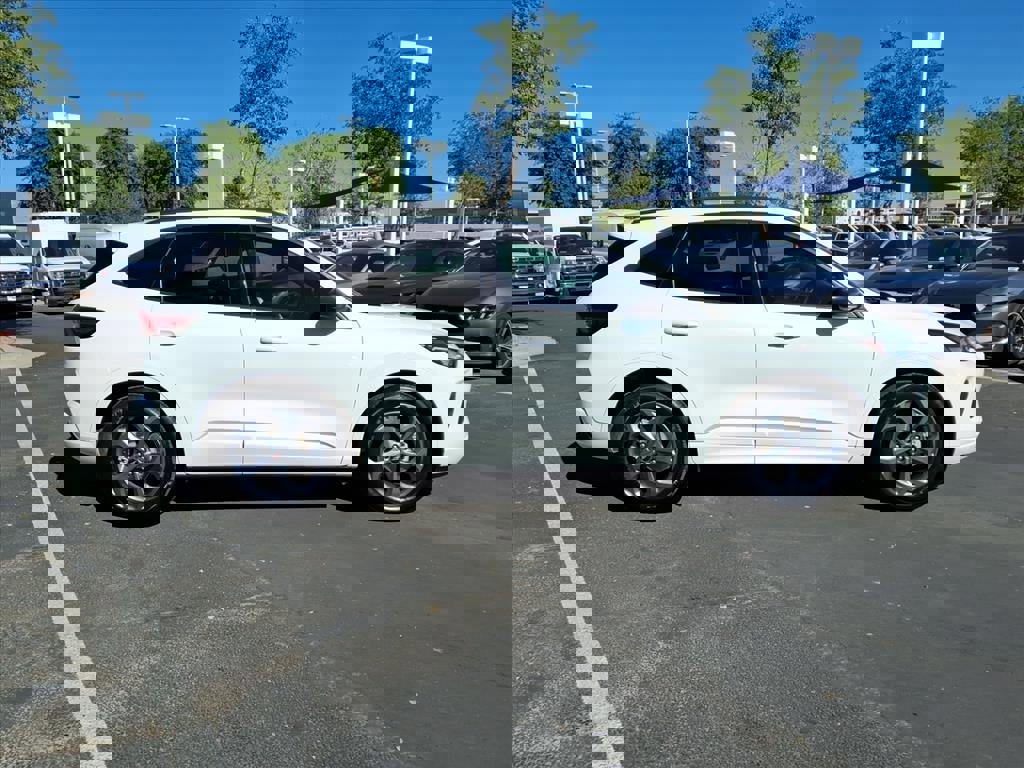 Certified 2023 Ford Escape ST-Line w/ Tech Pack #1 image 6