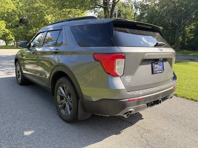 Certified 2022 Ford Explorer XLT w/ Equipment Group 202A AWD/4WD image 5