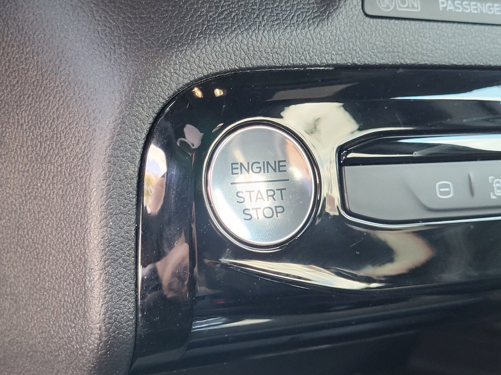 Certified 2025 Ford Escape ST-Line w/ Equipment Group 301A image 25