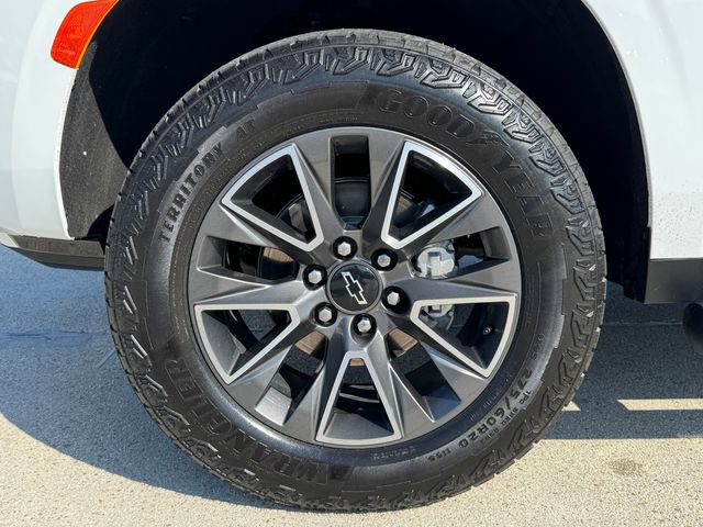 Used 2024 Chevrolet Tahoe Z71 w/ Luxury Package AWD/4WD image 13