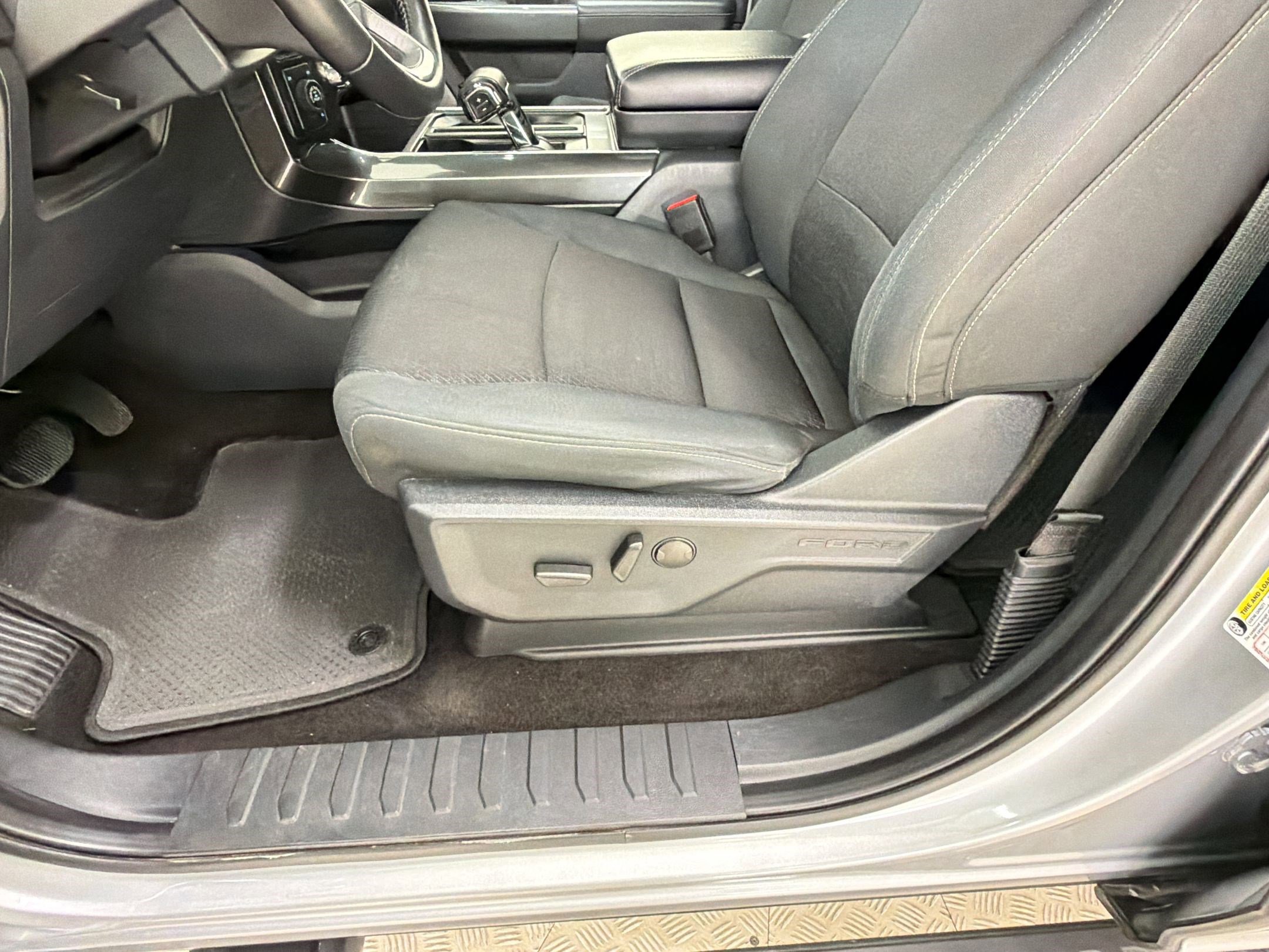 Certified 2022 Ford F150 XLT w/ Equipment Group 302A High image 14