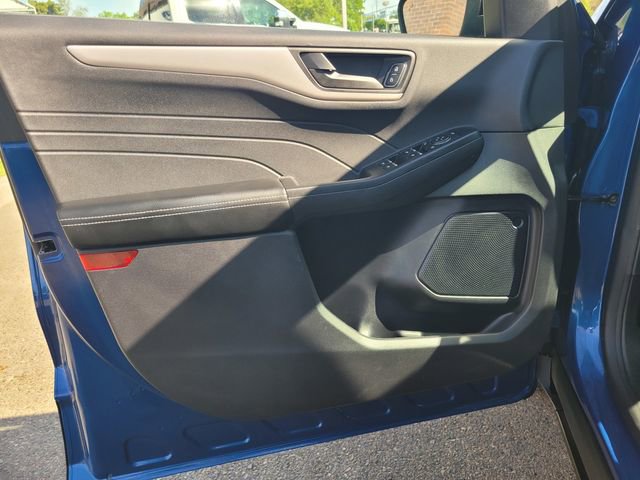 Certified 2022 Ford Escape SE w/ SE Sport Appearance Package image 16