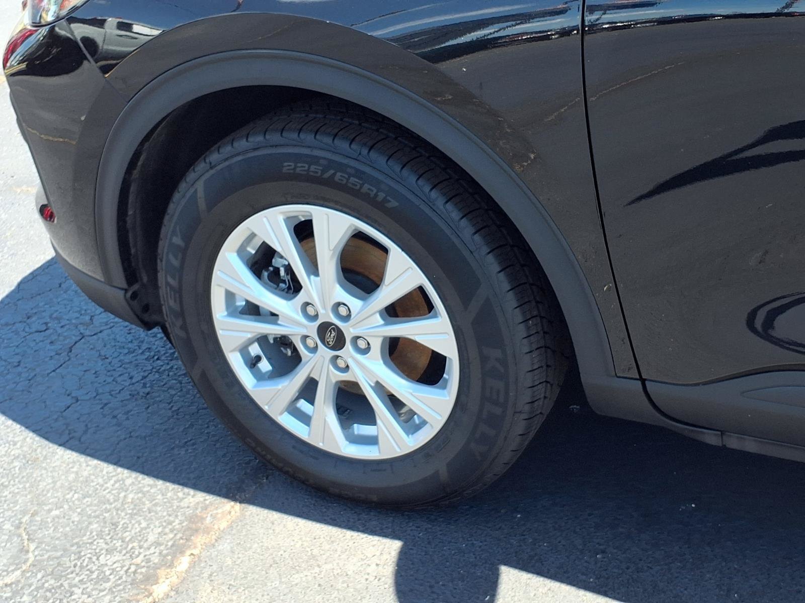 Certified 2023 Ford Escape Active AWD/4WD image 30