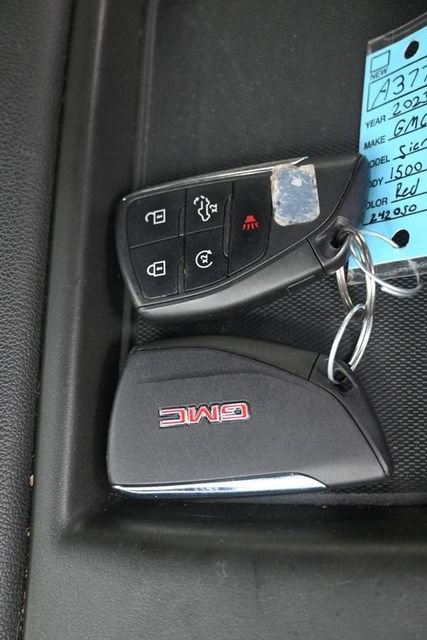 Used 2023 GMC Sierra 1500 SLE AWD/4WD image 14