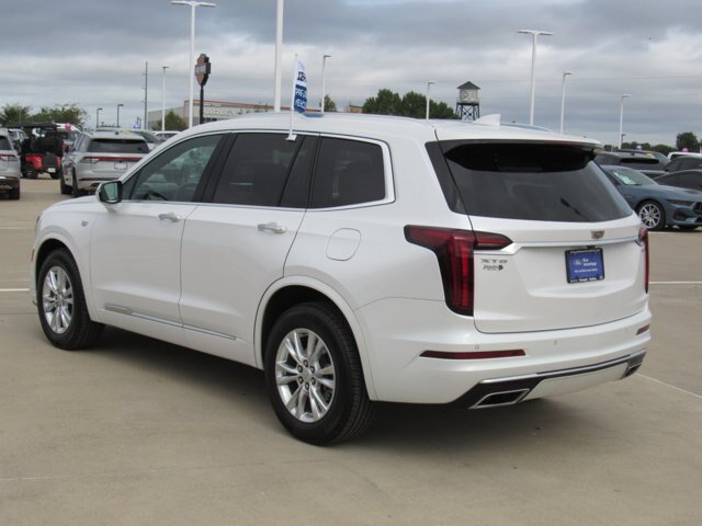 Used 2025 Cadillac XT6 Luxury FWD image 6