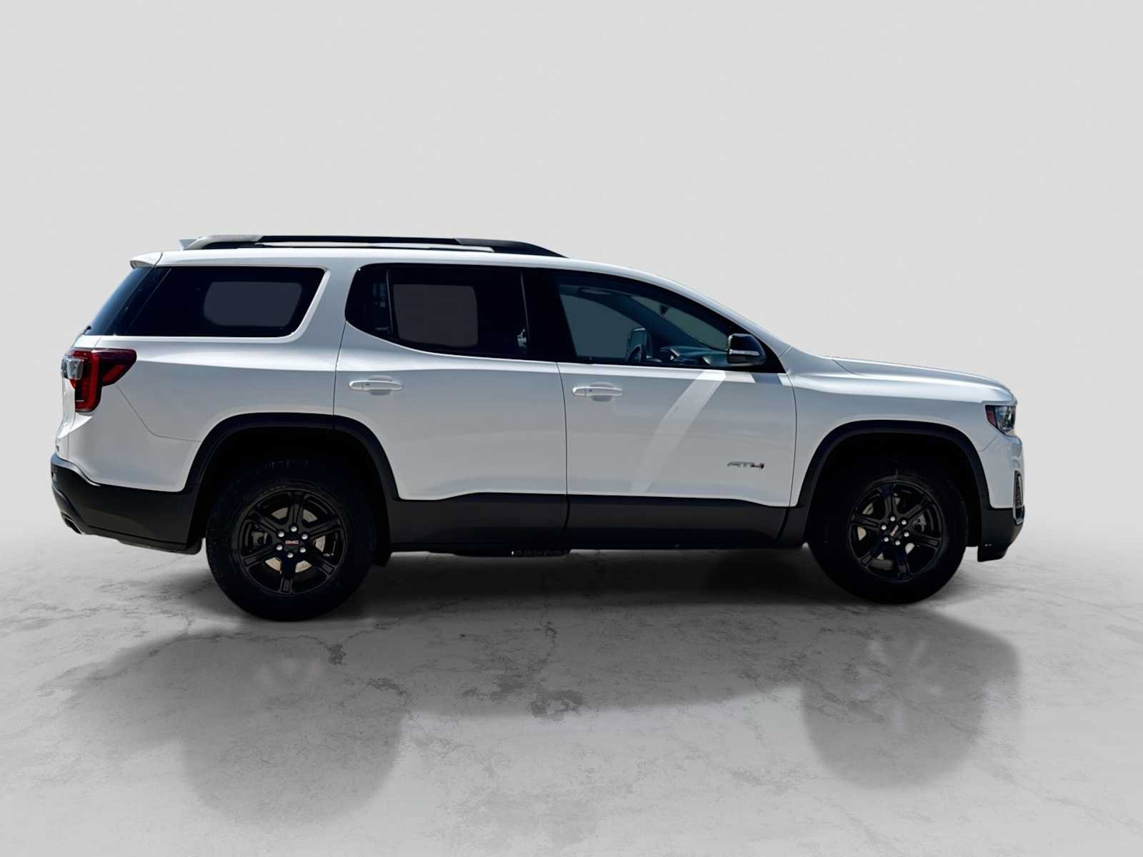 Used 2022 GMC Acadia AT4 w/ Preferred Package AWD/4WD image 7