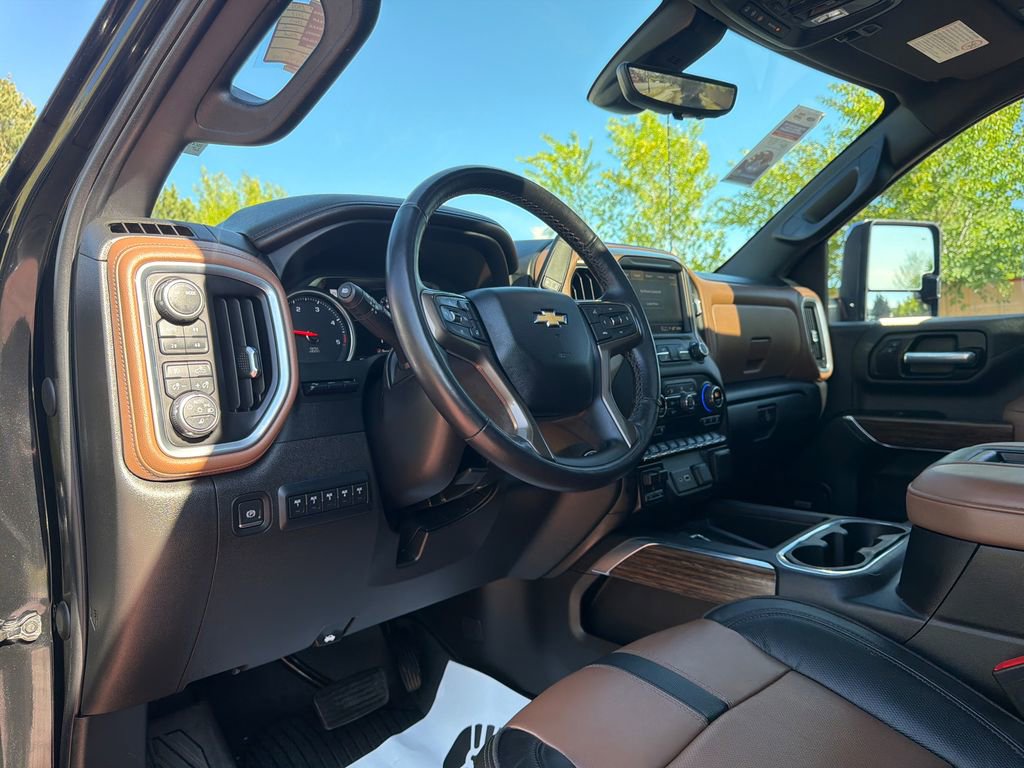 Used 2022 Chevrolet Silverado 2500 High Country w/ Technology Package AWD/4WD image 14