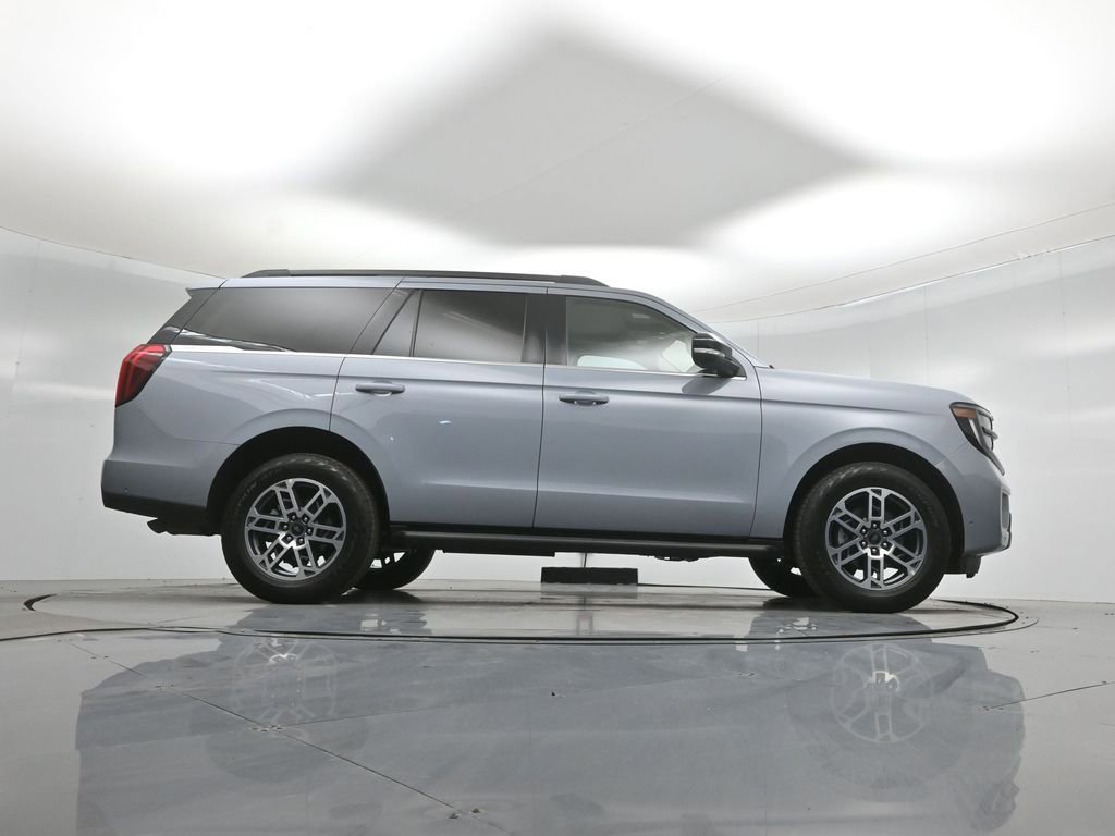 Certified 2025 Ford Expedition Active AWD/4WD image 48