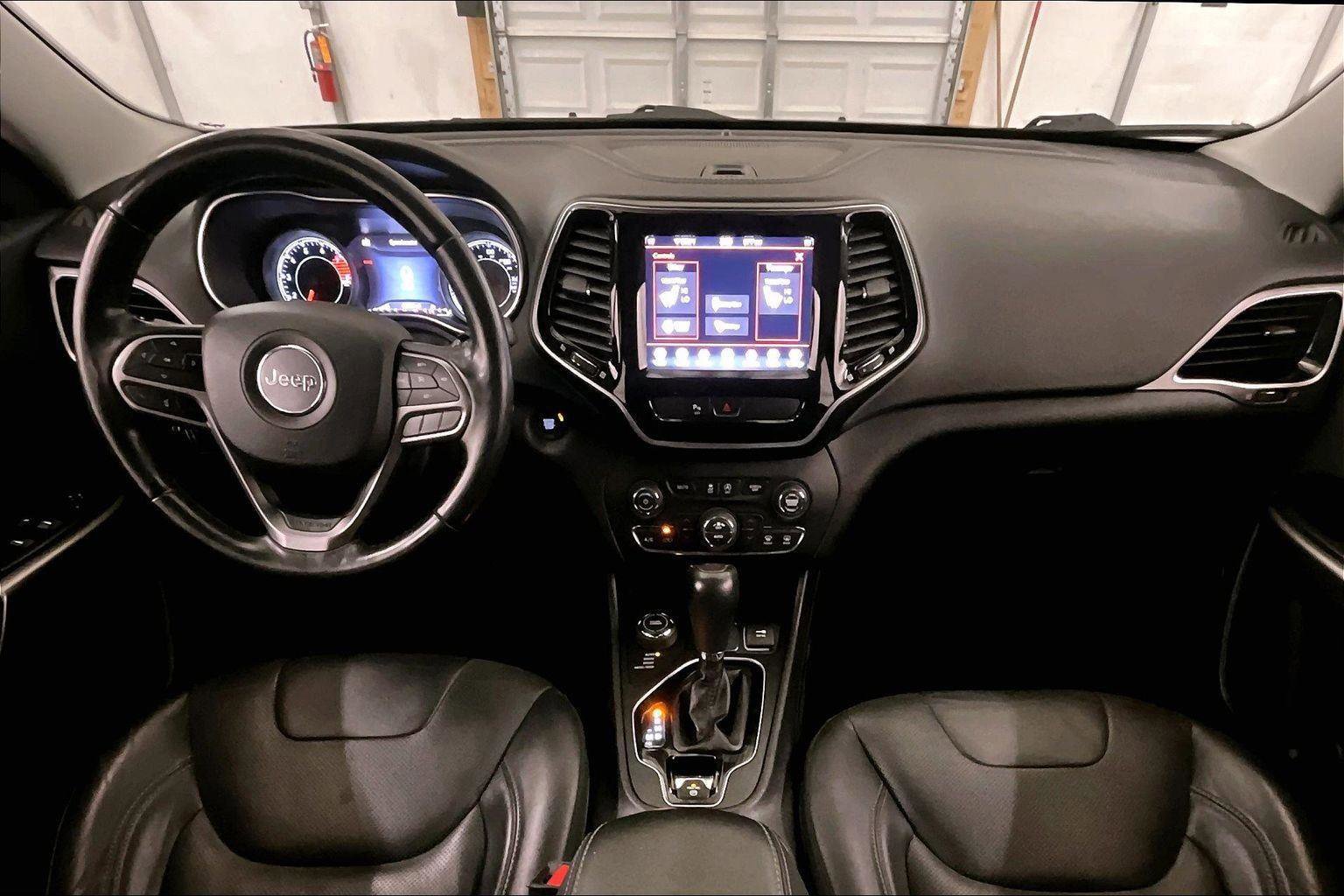 Used 2019 Jeep Cherokee Limited image 14