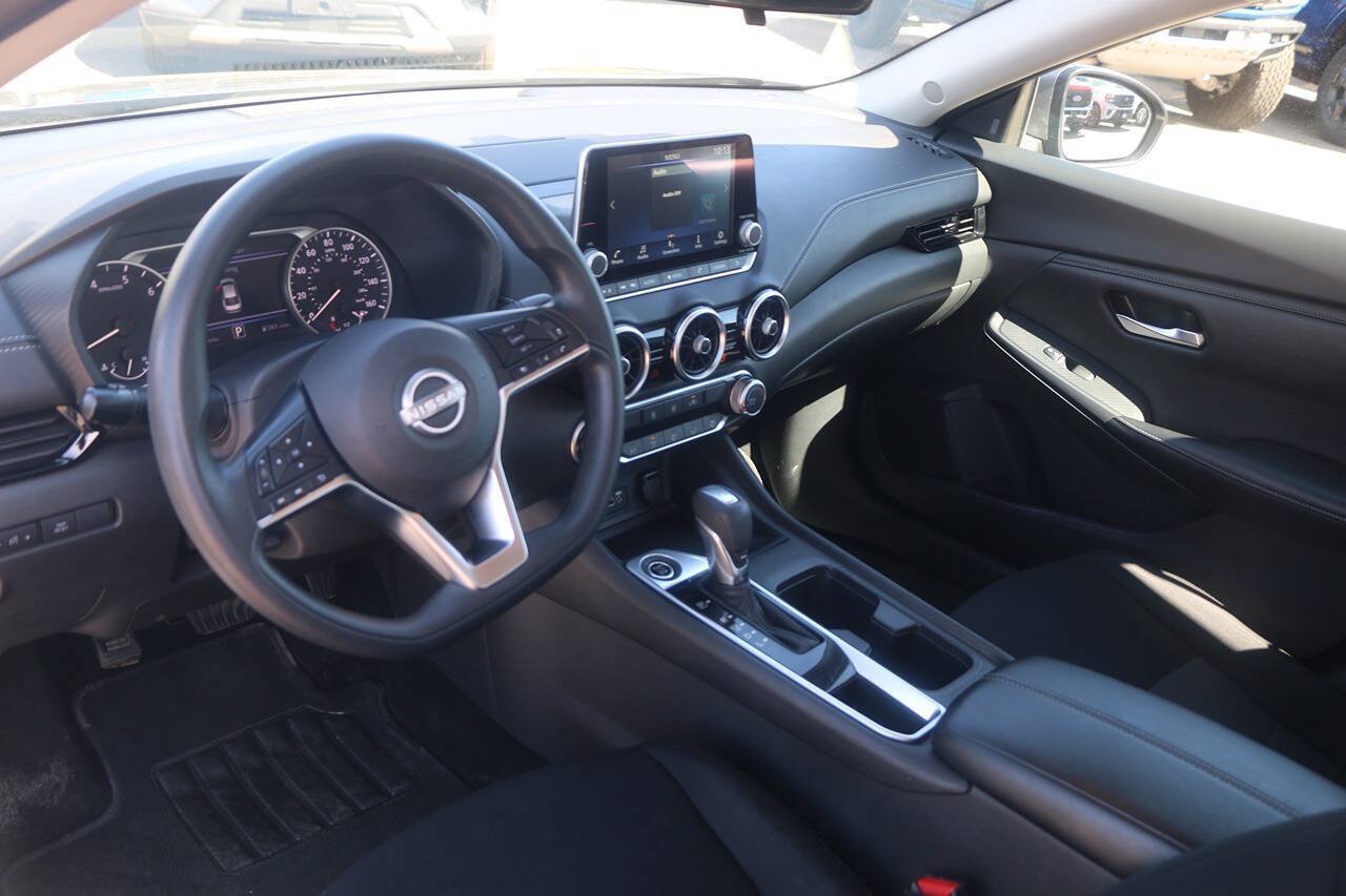 Used 2024 Nissan Sentra SV FWD image 27