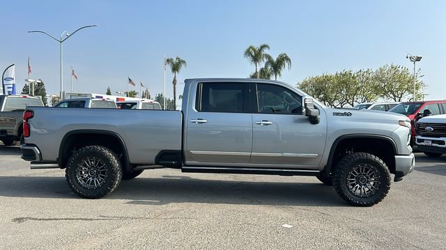 Used 2025 Chevrolet Silverado 3500 High Country w/ High Country Premium Package image 2