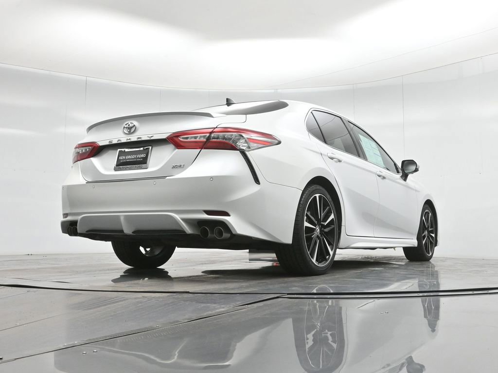 Used 2019 Toyota Camry XSE image 16