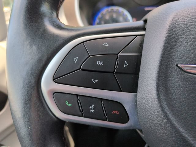 Used 2018 Chrysler Pacifica Touring-L Plus w/ Tire & Wheel Group FWD image 36