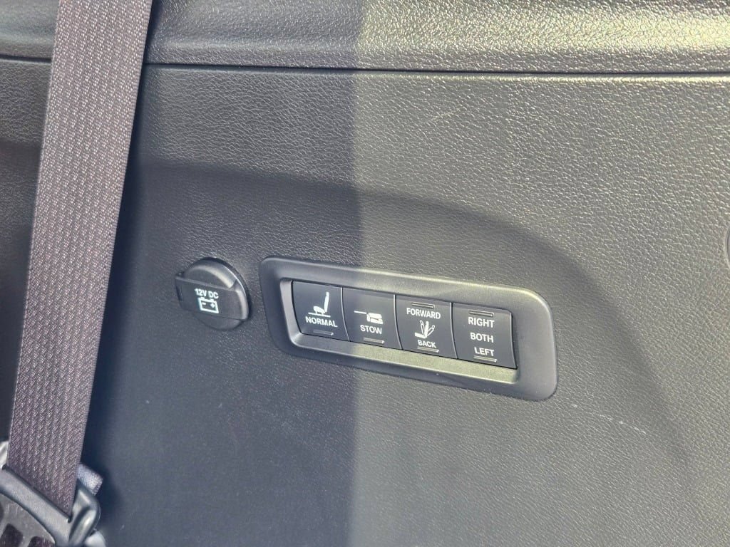 Used 2022 Chrysler Pacifica Pinnacle AWD/4WD image 19