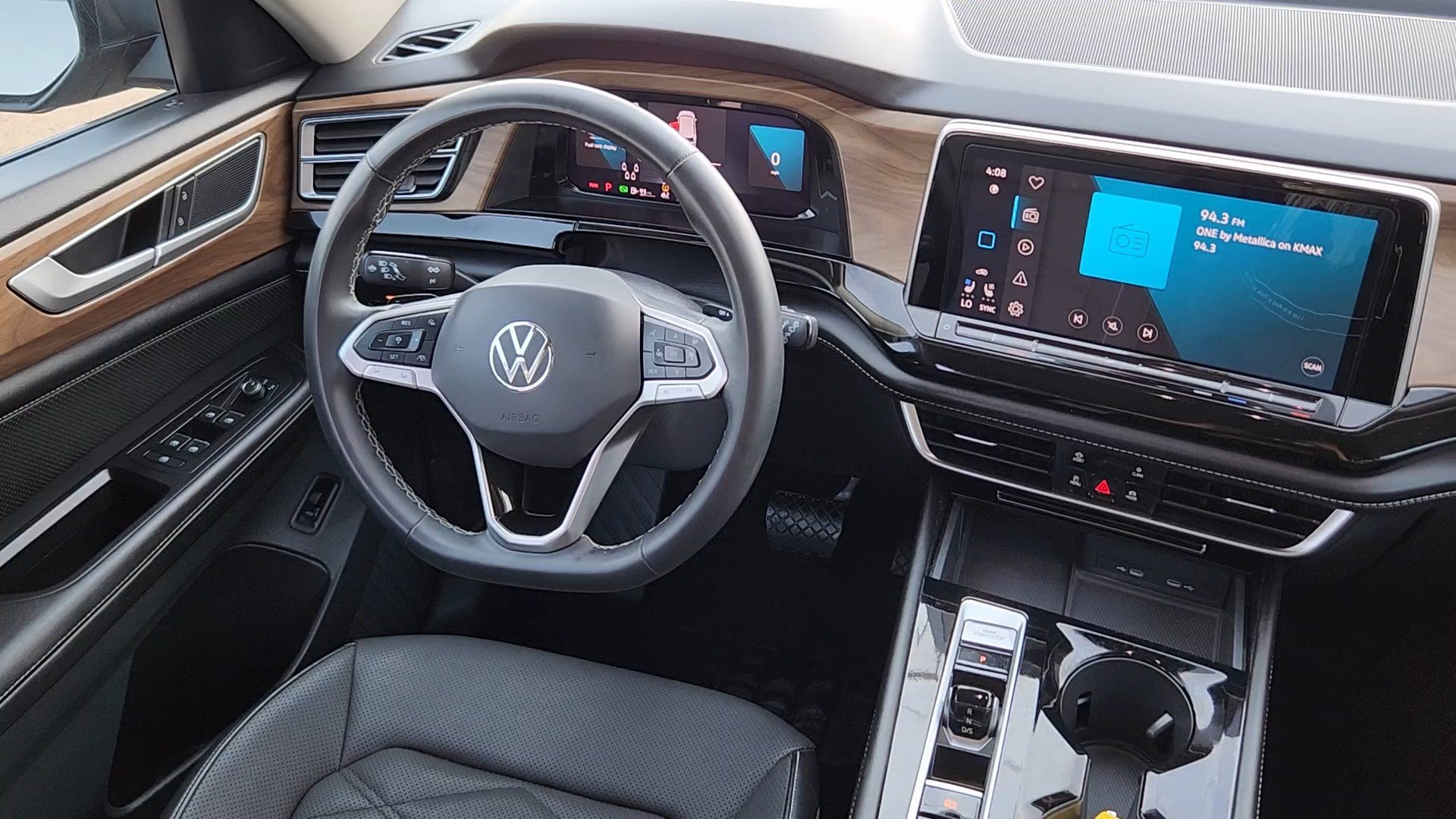 Used 2024 Volkswagen Atlas SE AWD/4WD image 5