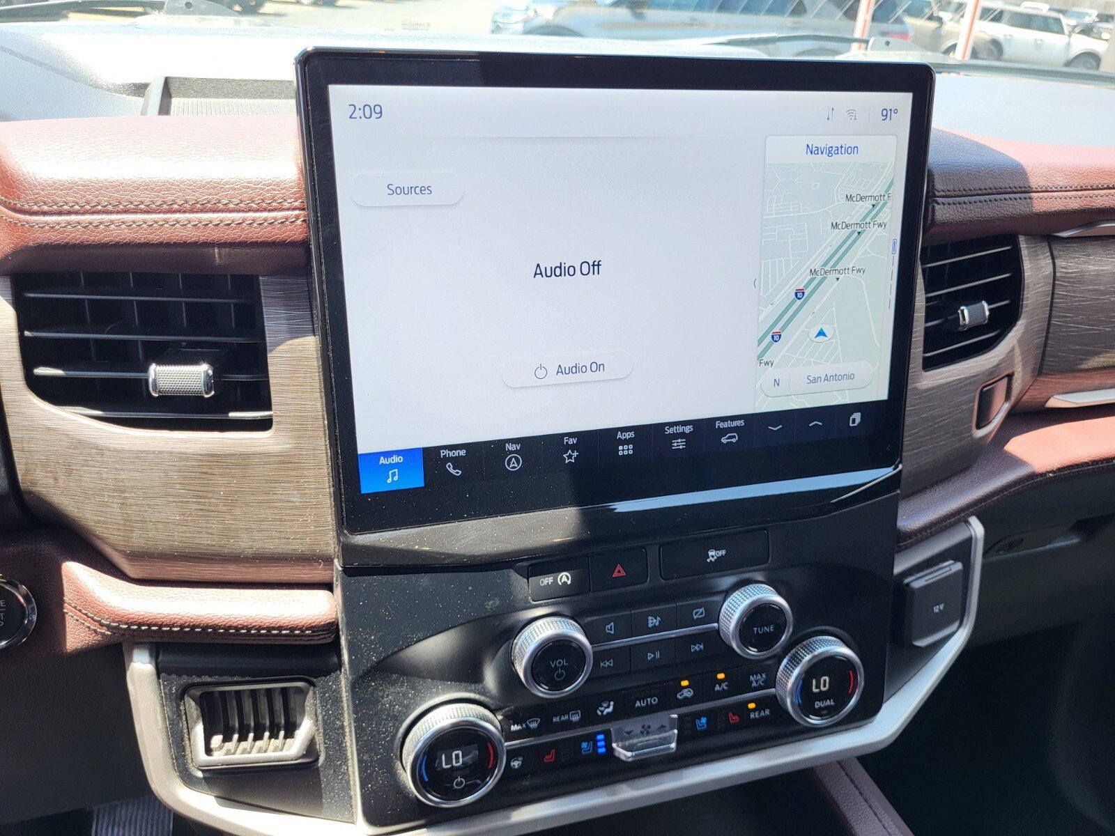Certified 2024 Ford Expedition Limited AWD/4WD image 21