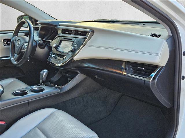 Used 2018 Toyota Avalon Limited image 19