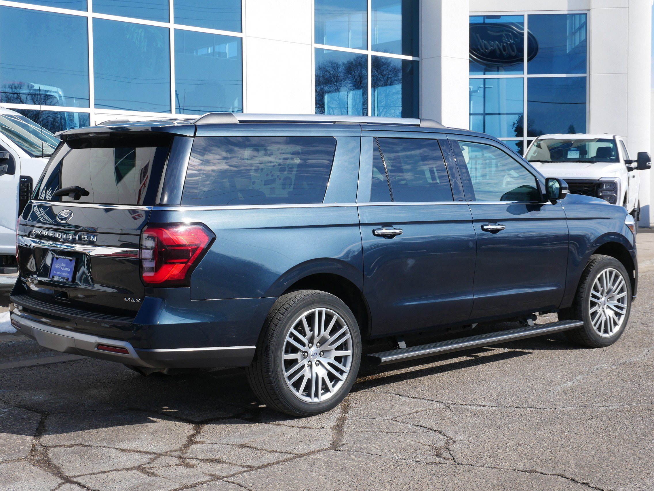 Certified 2022 Ford Expedition Max Limited AWD/4WD image 3