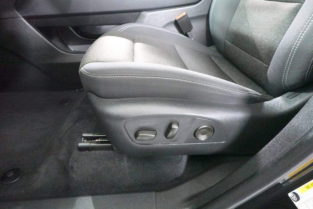 Used 2024 Chevrolet Traverse LT image 11