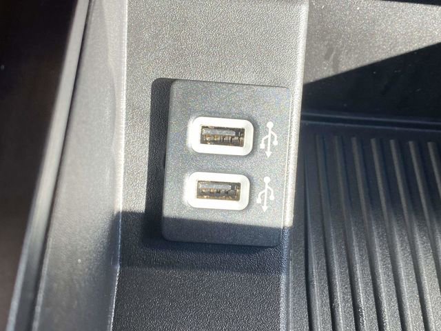 Certified 2018 Ford F150 Platinum w/ Equipment Group 701A Luxury image 30