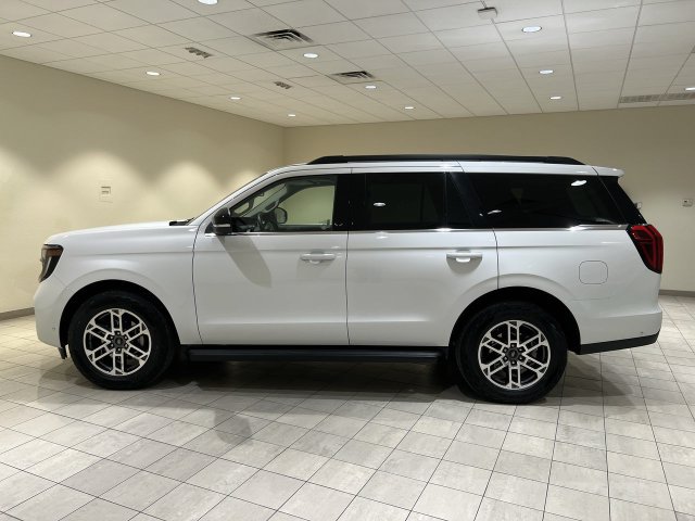 Certified 2025 Ford Expedition Active AWD/4WD image 2