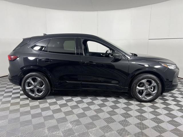 Certified 2024 Ford Escape ST-Line AWD/4WD image 11