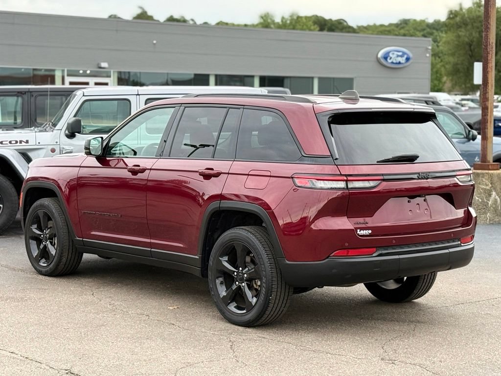 Used 2023 Jeep Grand Cherokee Altitude AWD/4WD image 37
