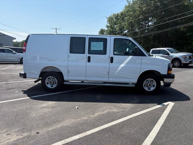 Used 2025 GMC Savana 2500 w/ Driver Convenience Package RWD image 2