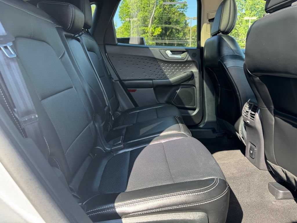 Certified 2020 Ford Escape Titanium AWD/4WD image 19