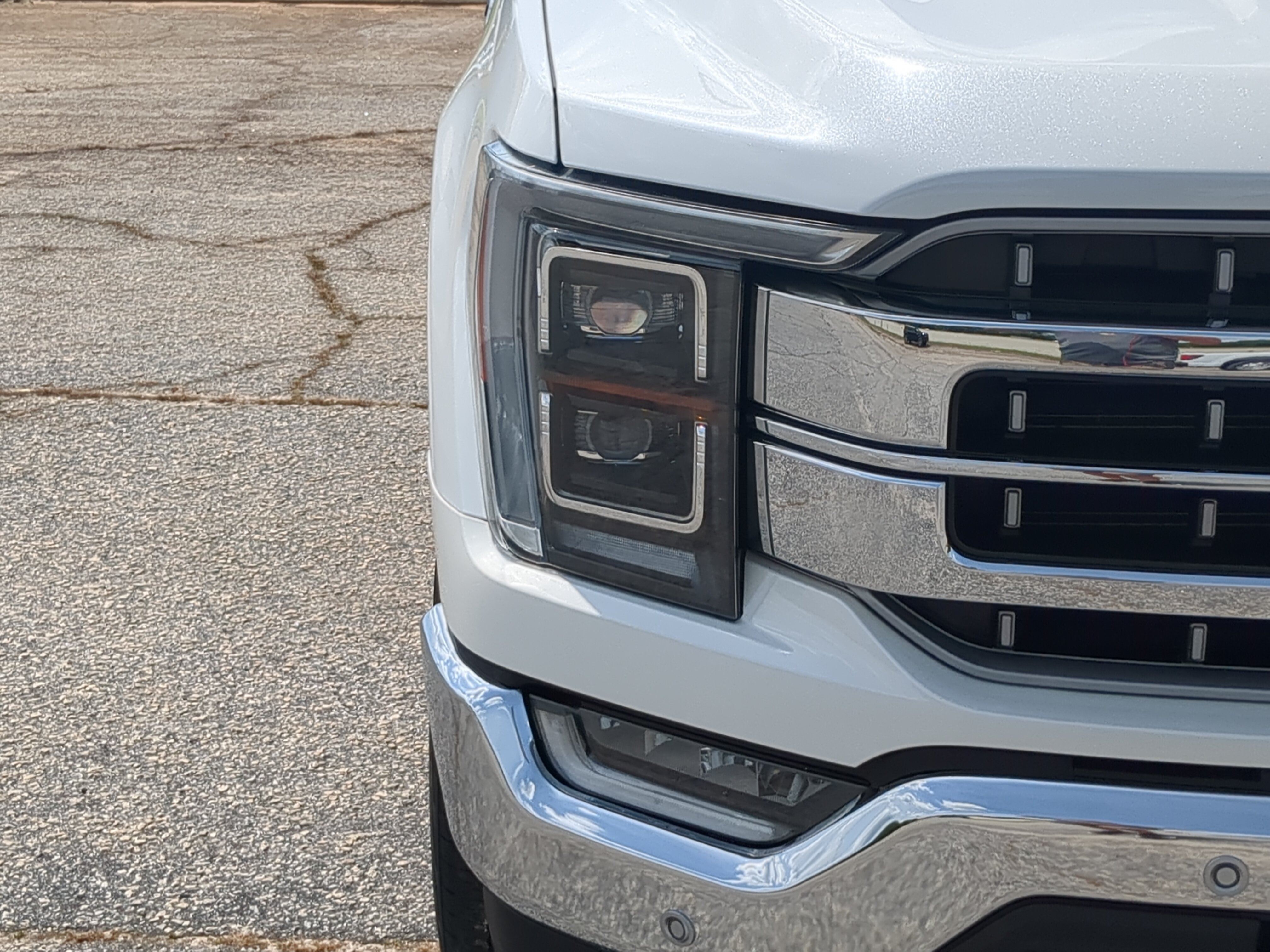 Certified 2023 Ford F150 Lariat w/ Equipment Group 502A High AWD/4WD image 8