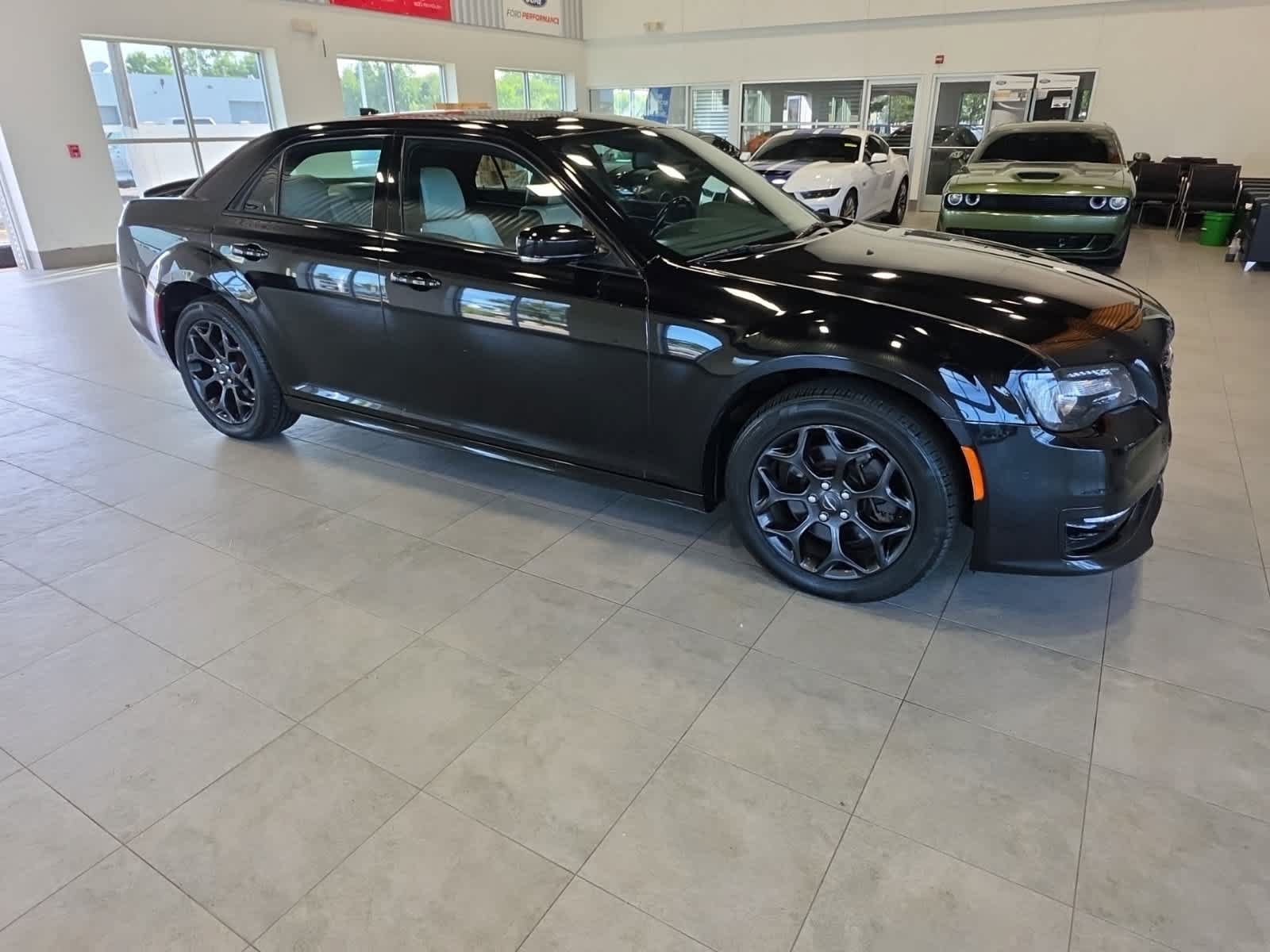Used 2019 Chrysler 300 S w/ 300S Premium Group 2 AWD/4WD image 5