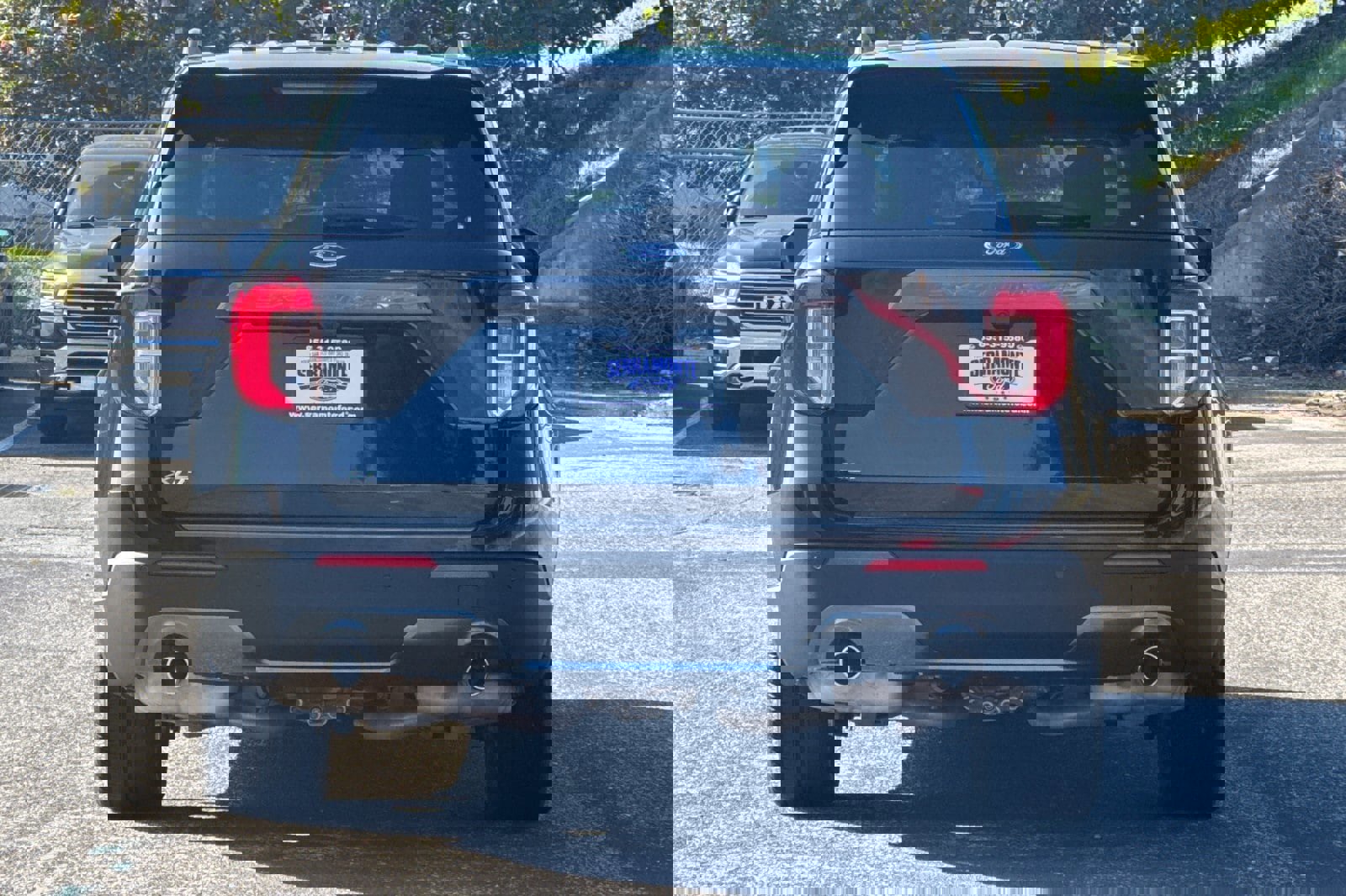 Certified 2022 Ford Explorer XLT w/ Equipment Group 202A image 5