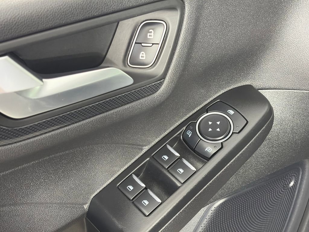 Certified 2025 Ford Escape ST-Line Select image 25