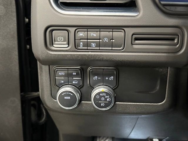 Used 2023 GMC Yukon XL SLT w/ SLT Luxury Package image 15