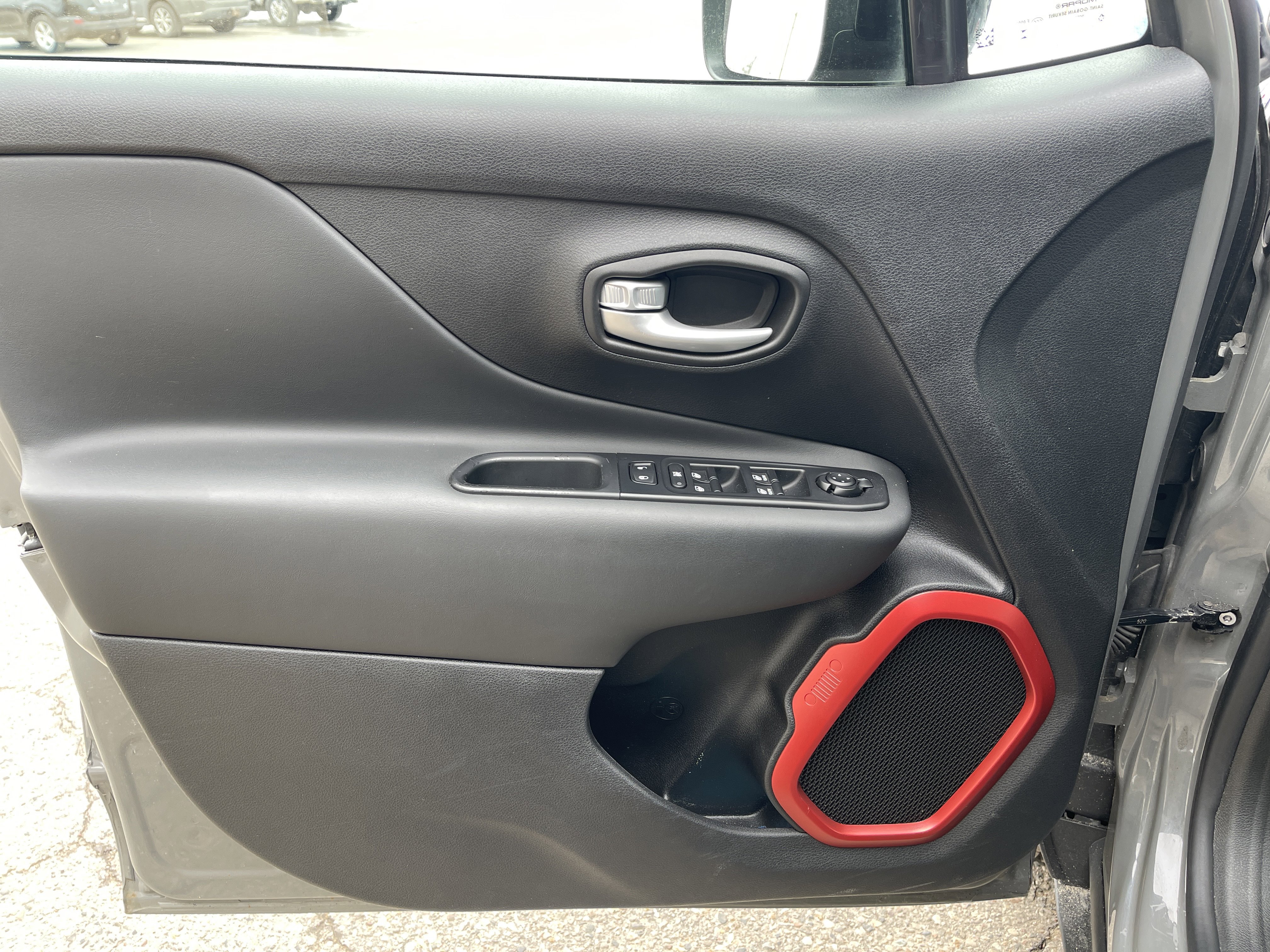 Used 2023 Jeep Renegade Trailhawk w/ Trailer Tow Group image 15