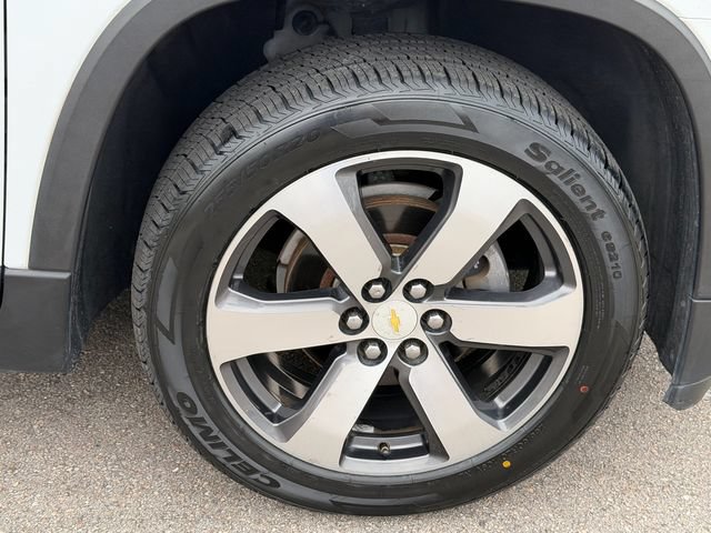 Used 2019 Chevrolet Traverse LT w/ LT Premium Package FWD image 17