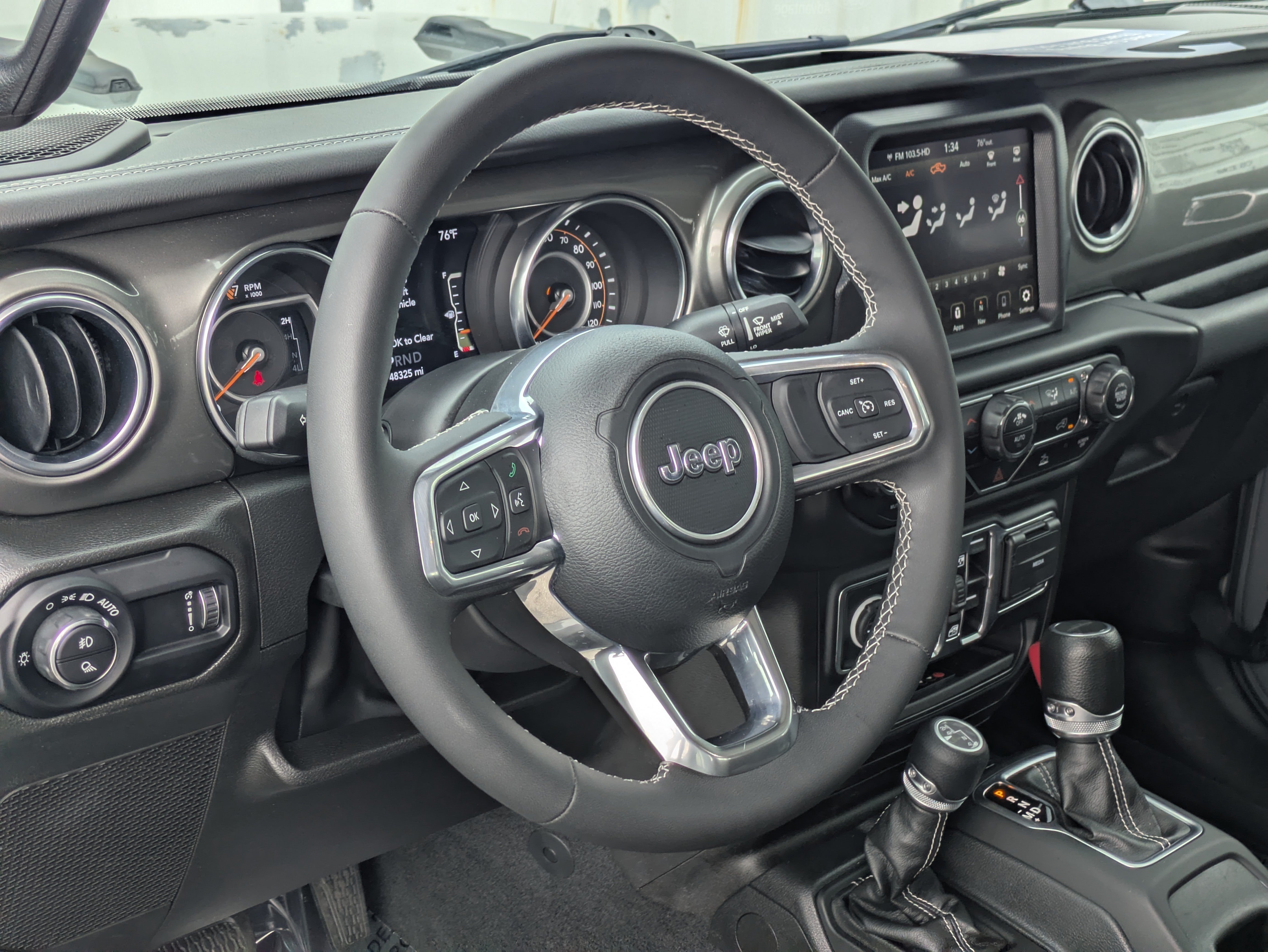 Used 2023 Jeep Gladiator Overland AWD/4WD image 24