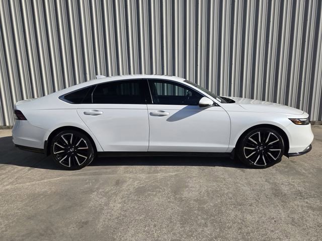 Used 2023 Honda Accord Touring video 2