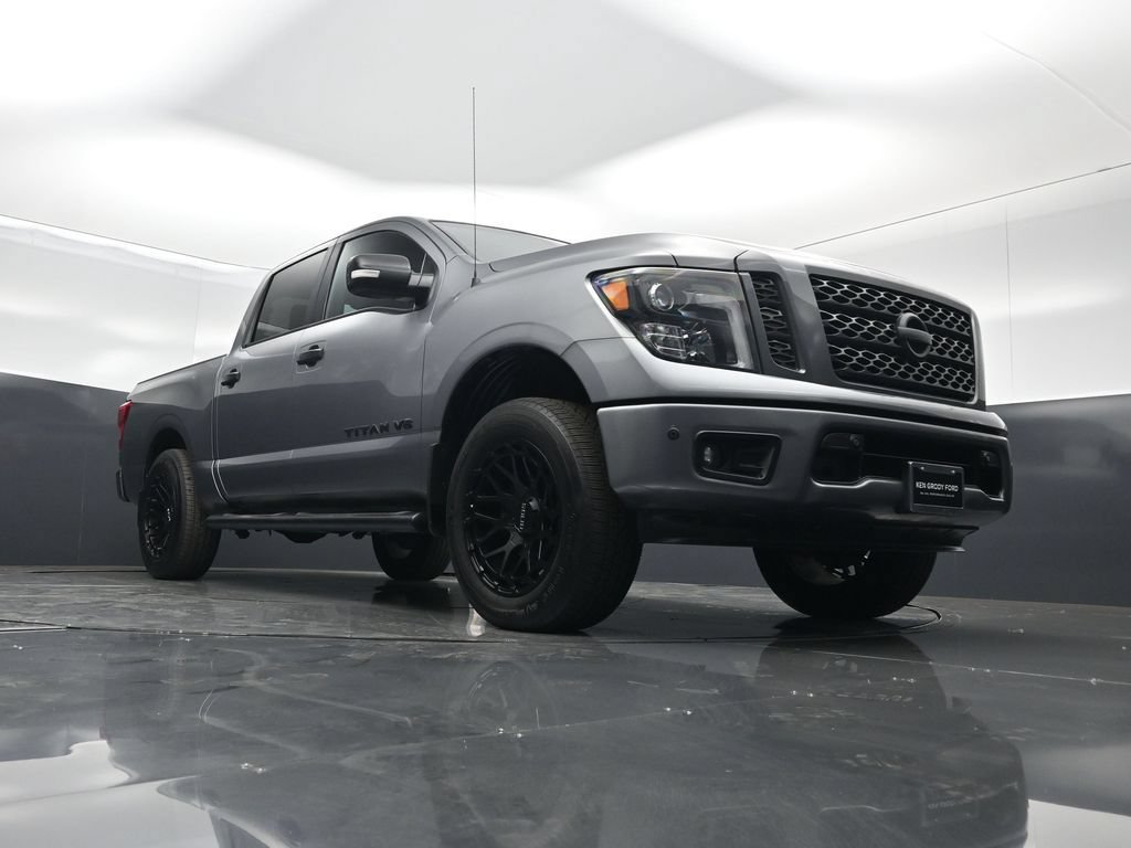 Used 2019 Nissan Titan SV w/ SV Convenience Package RWD image 47