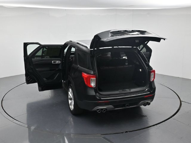 Certified 2024 Ford Explorer Platinum w/ Technology Package AWD/4WD image 48