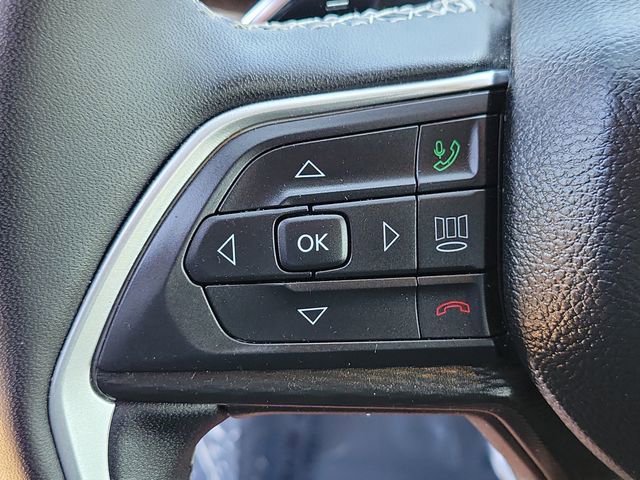 Used 2024 Jeep Grand Cherokee L Altitude AWD/4WD image 12