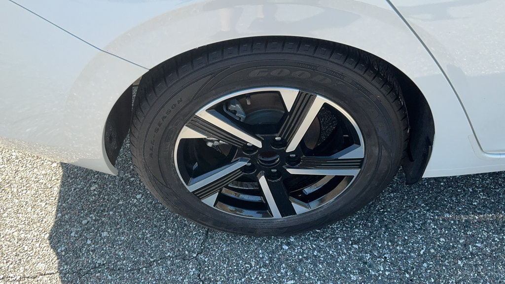 Used 2024 Nissan Sentra SV FWD image 11
