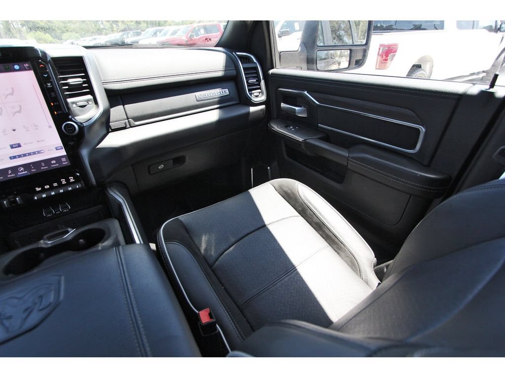 Used 2025 RAM 3500 Laramie AWD/4WD image 13