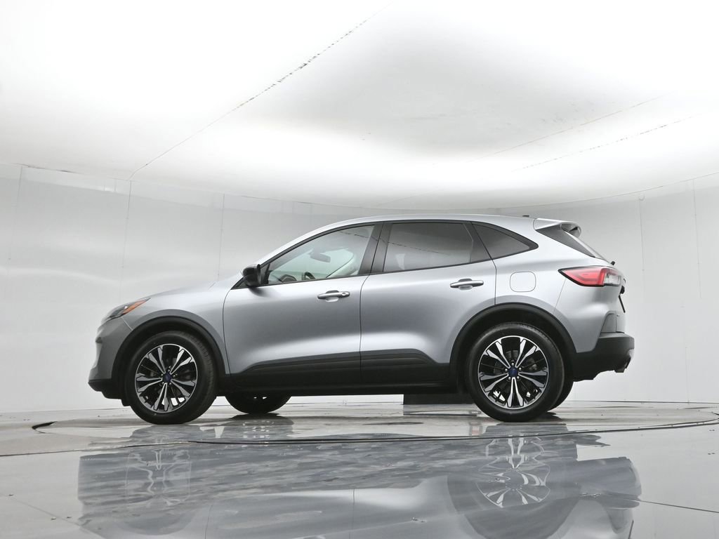 Certified 2022 Ford Escape SE w/ SE Sport Appearance Package image 24