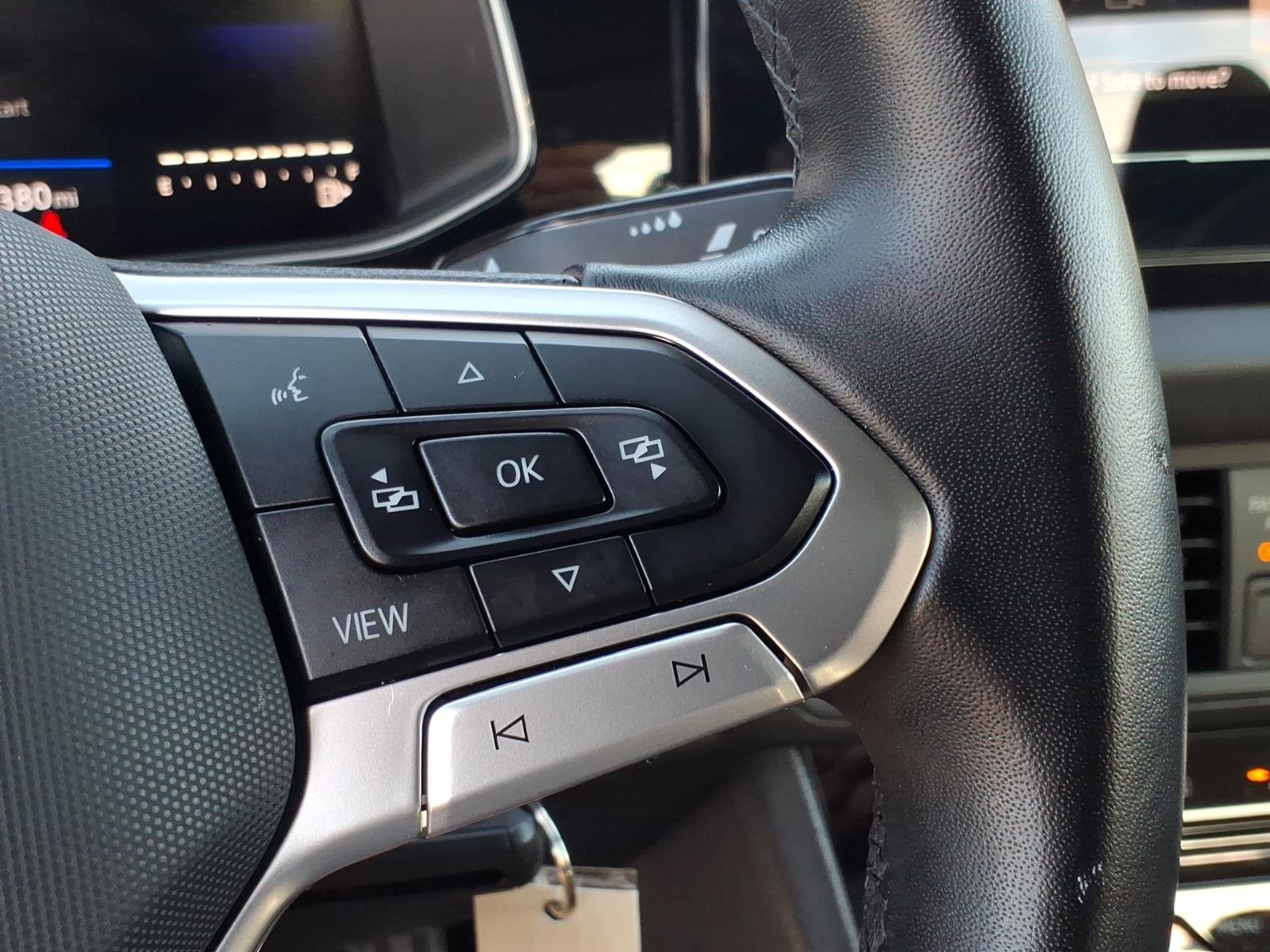 Used 2025 Volkswagen Jetta Sport FWD image 25
