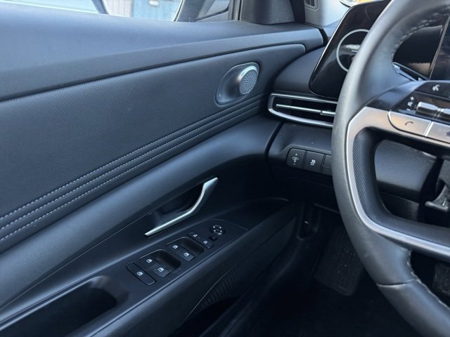 Used 2024 Hyundai Elantra SEL w/ Convenience Package image 30