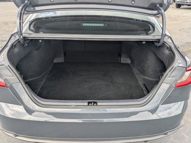 Used 2025 Toyota Camry SE FWD image 30