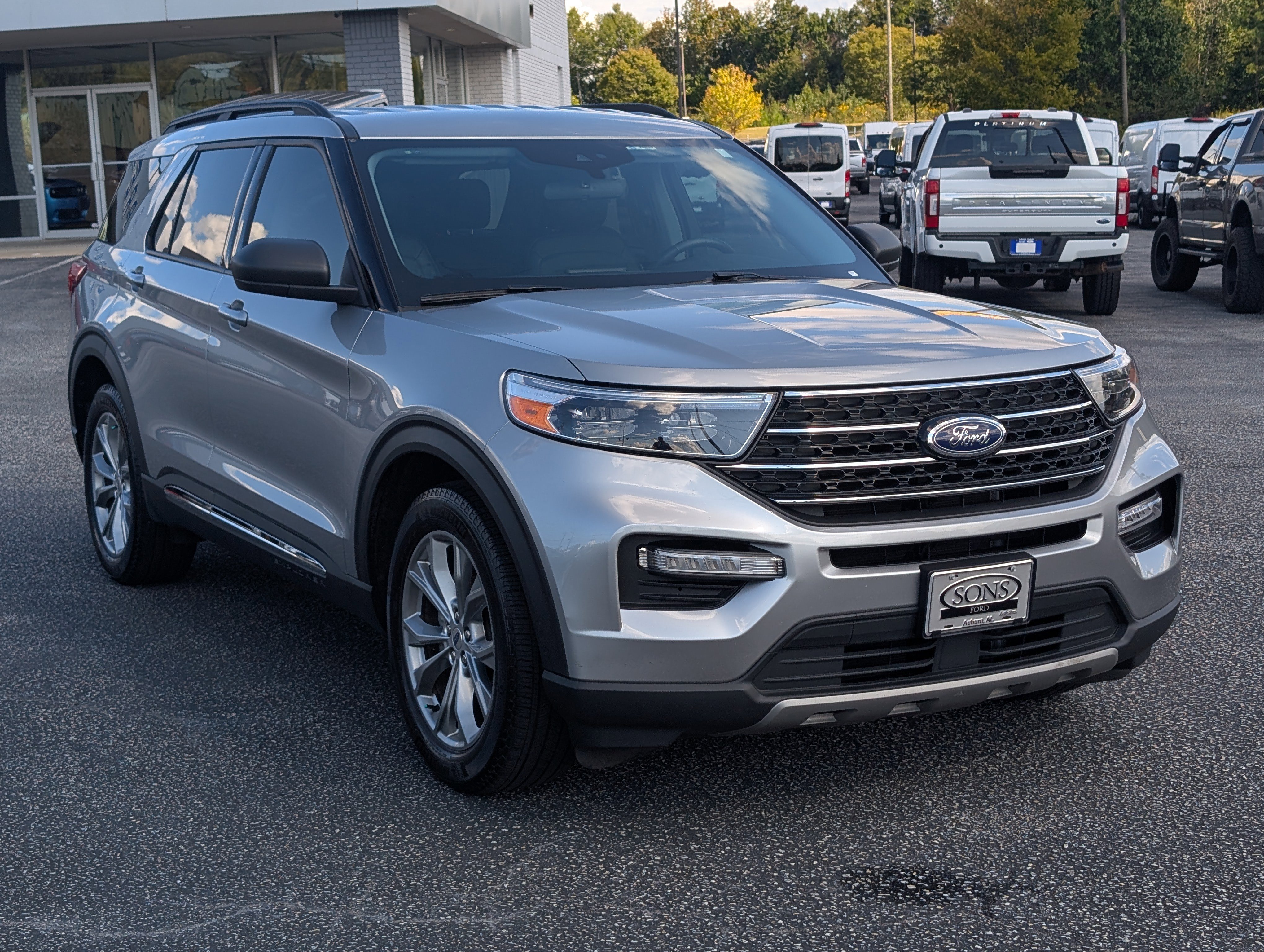 Certified 2023 Ford Explorer XLT w/ Equipment Group 202A image 4