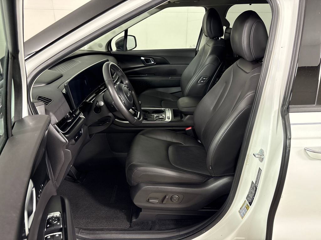 Used 2025 Kia Carnival SX FWD image 29