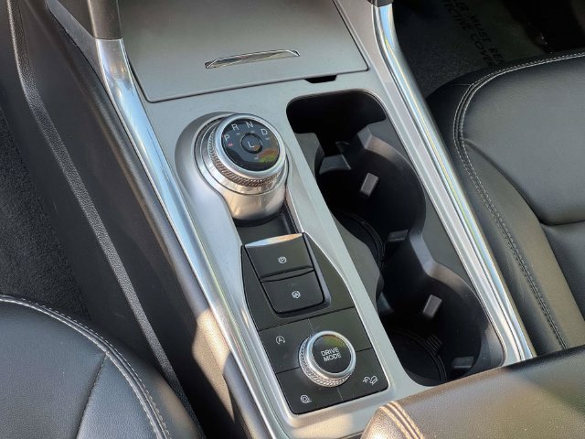 Certified 2022 Ford Explorer XLT w/ Equipment Group 202A AWD/4WD image 24